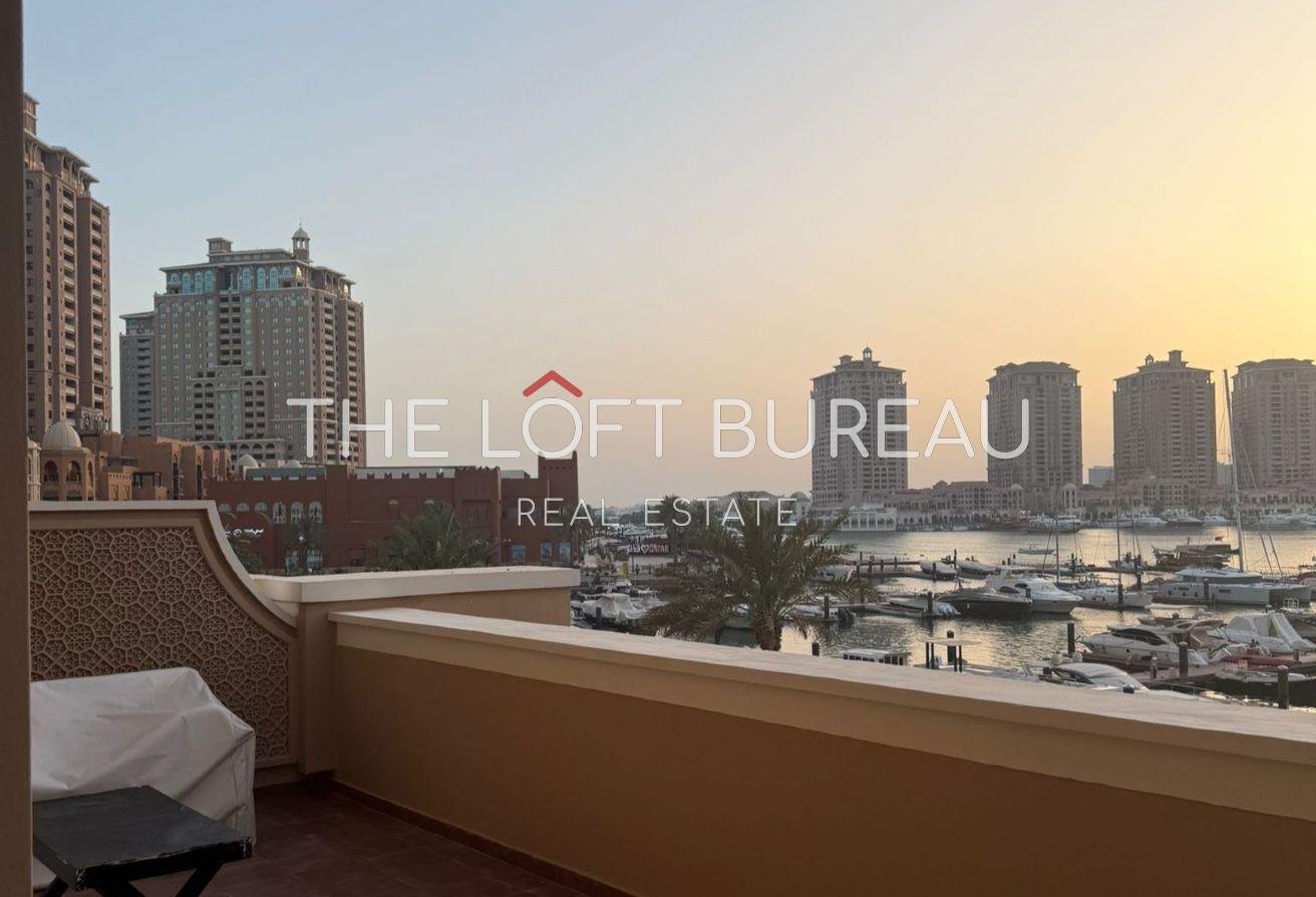 Renovated Townhouse 1 BR. Full Marina View. FF
