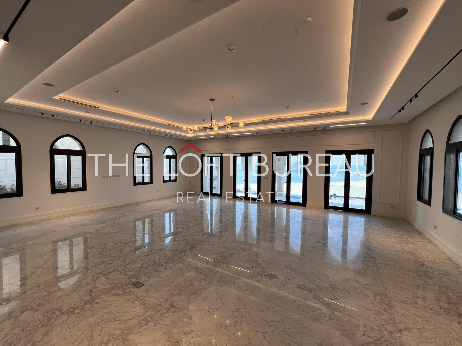 Skyline View|| Direct Beach Villa ||Luxury Modern