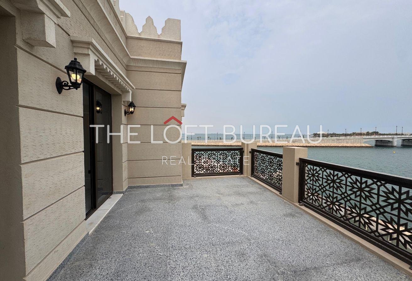 BEACH FRONT VILLA WITH 5 BEDROOMS AND PRIVATE POOL