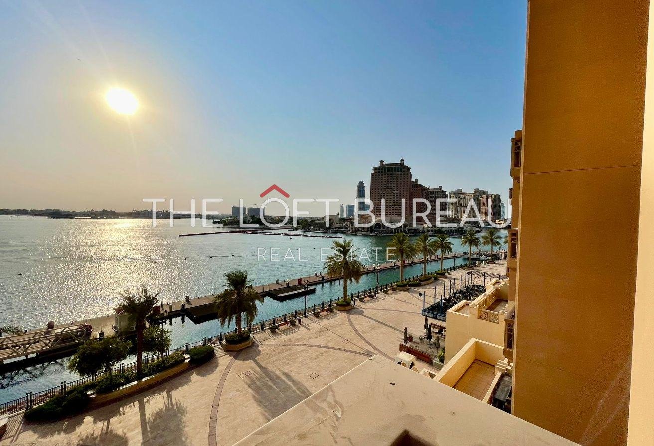 Spacious FF 1 BR Premium Townhouse | Full Sea View