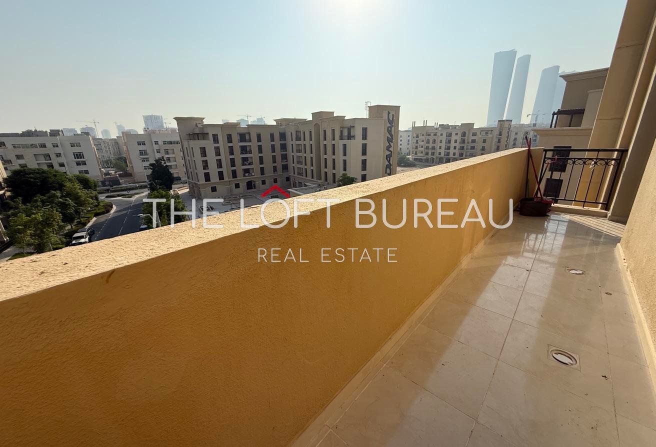 Massive Living | 2BD masters |spacious Balcony