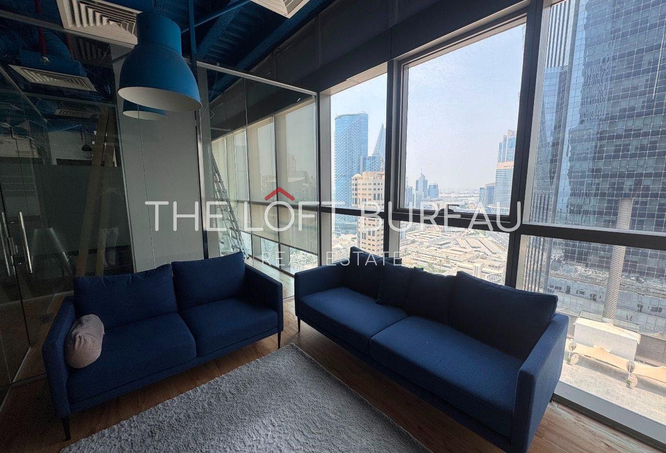 OFFICE SPACE PRIME LOCATION FITTED SPECIOUS SPACE