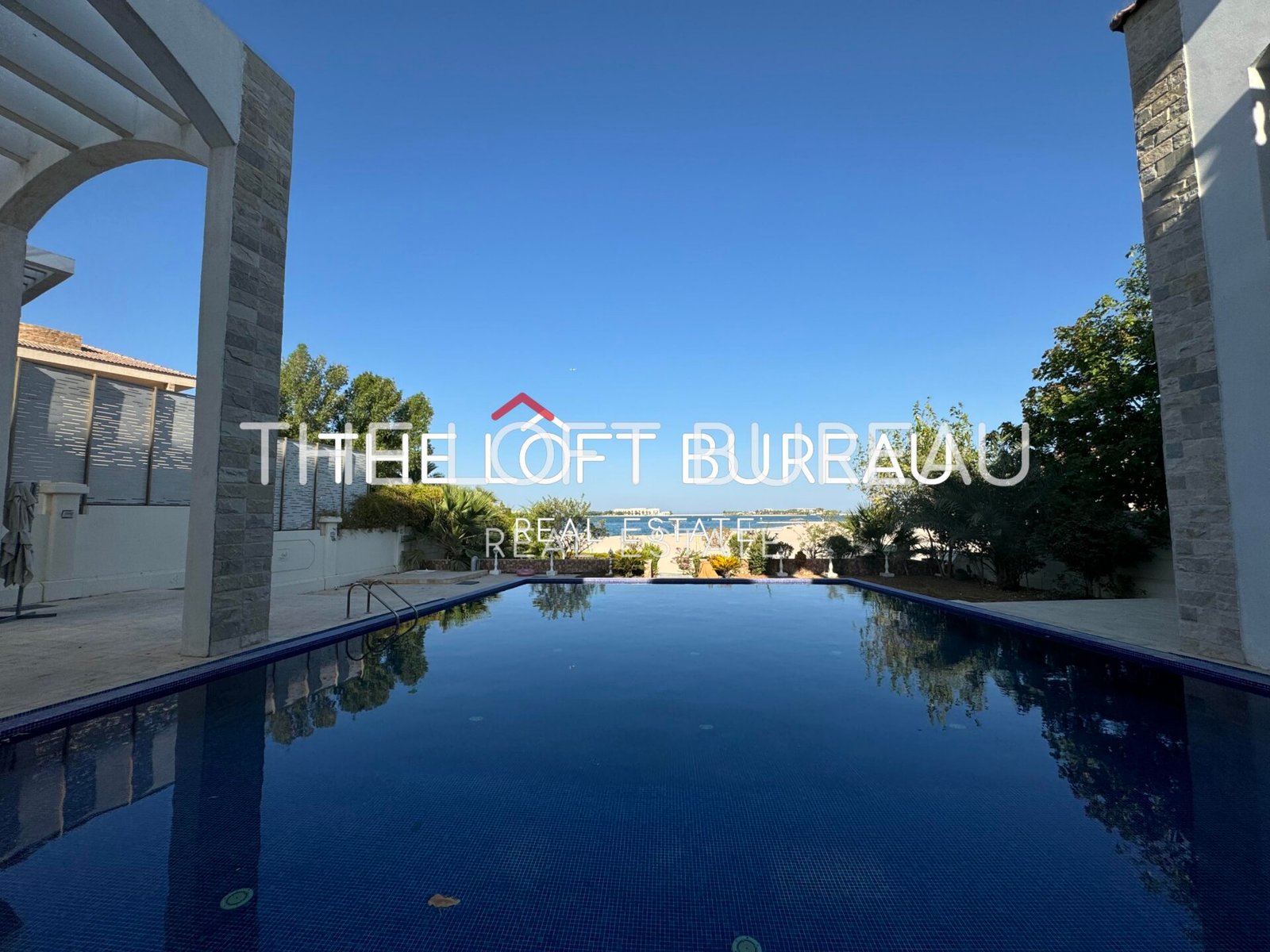 SKYLINE VIEWI || PRIVATE BEACH || MODERN VILLA