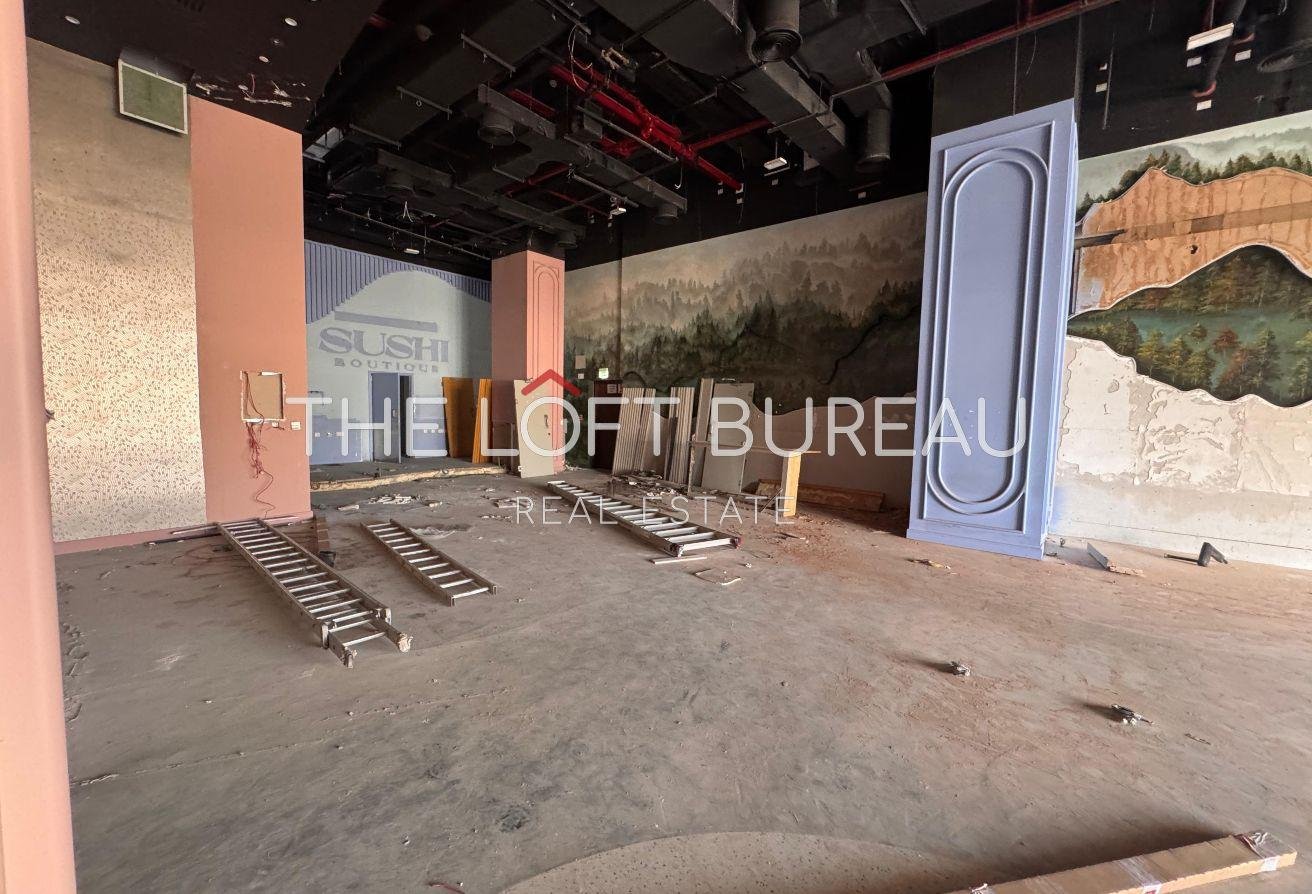 GROUND FLOOR COMMERCIAL SPACE | HIGH CEILING