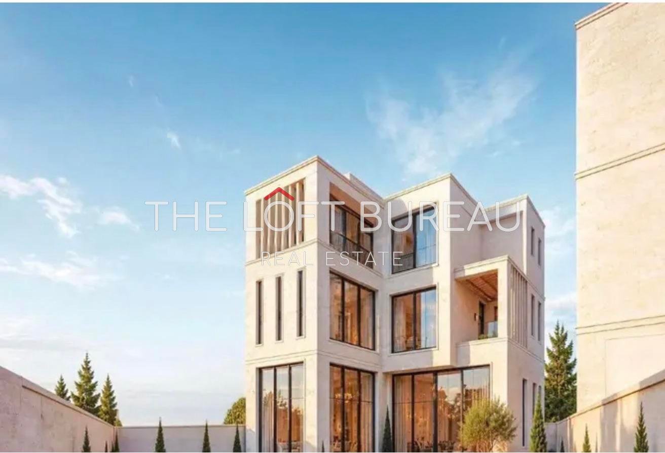 5 BR Villa with Private Pool and Garden