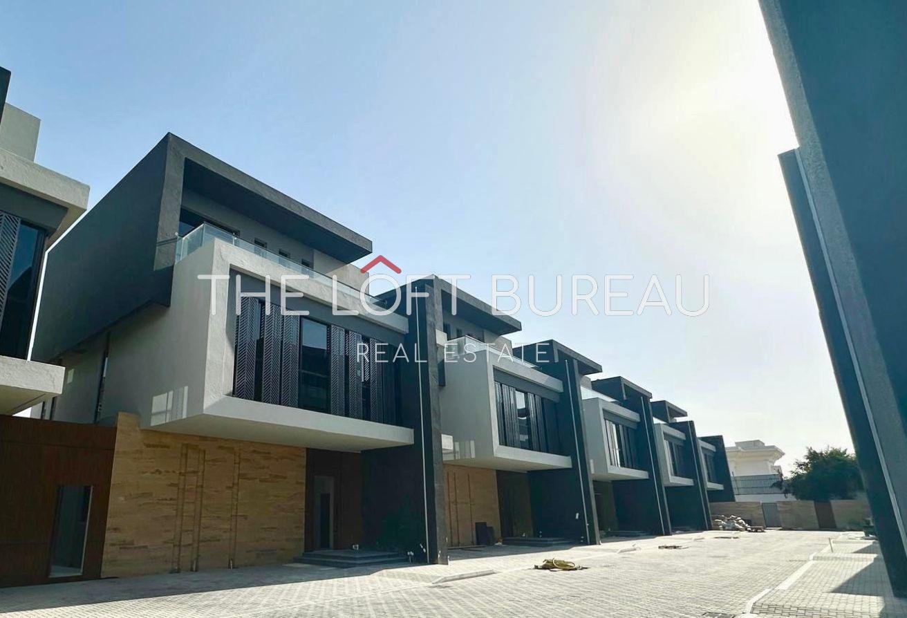 Modern 5BR Villa with Maid & Driver Rooms | 6-Year