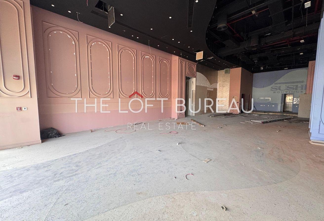 GROUND FLOOR COMMERCIAL SPACE | HIGH CEILING