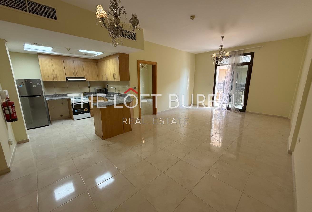 FREE HOLD | READY TITLE | MASSIVE LAYOUT |2BALCONY