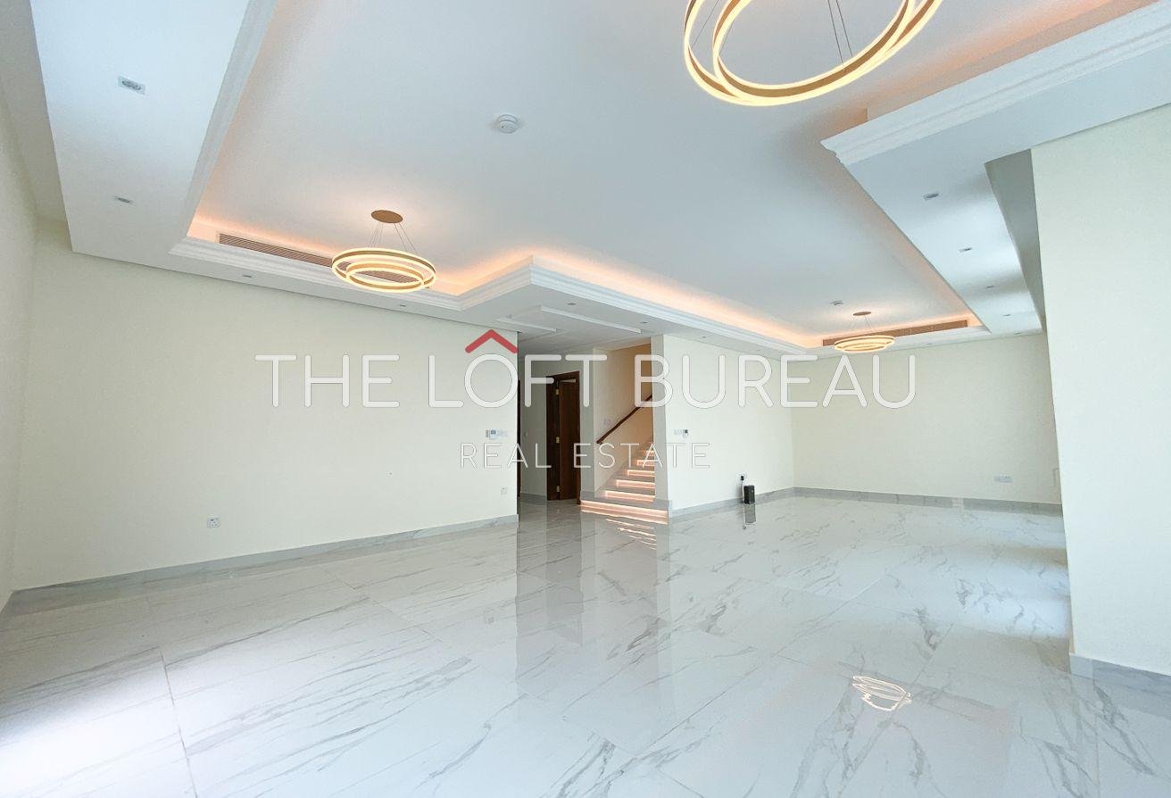 6 bedrooms villa with a pool! No Commission!