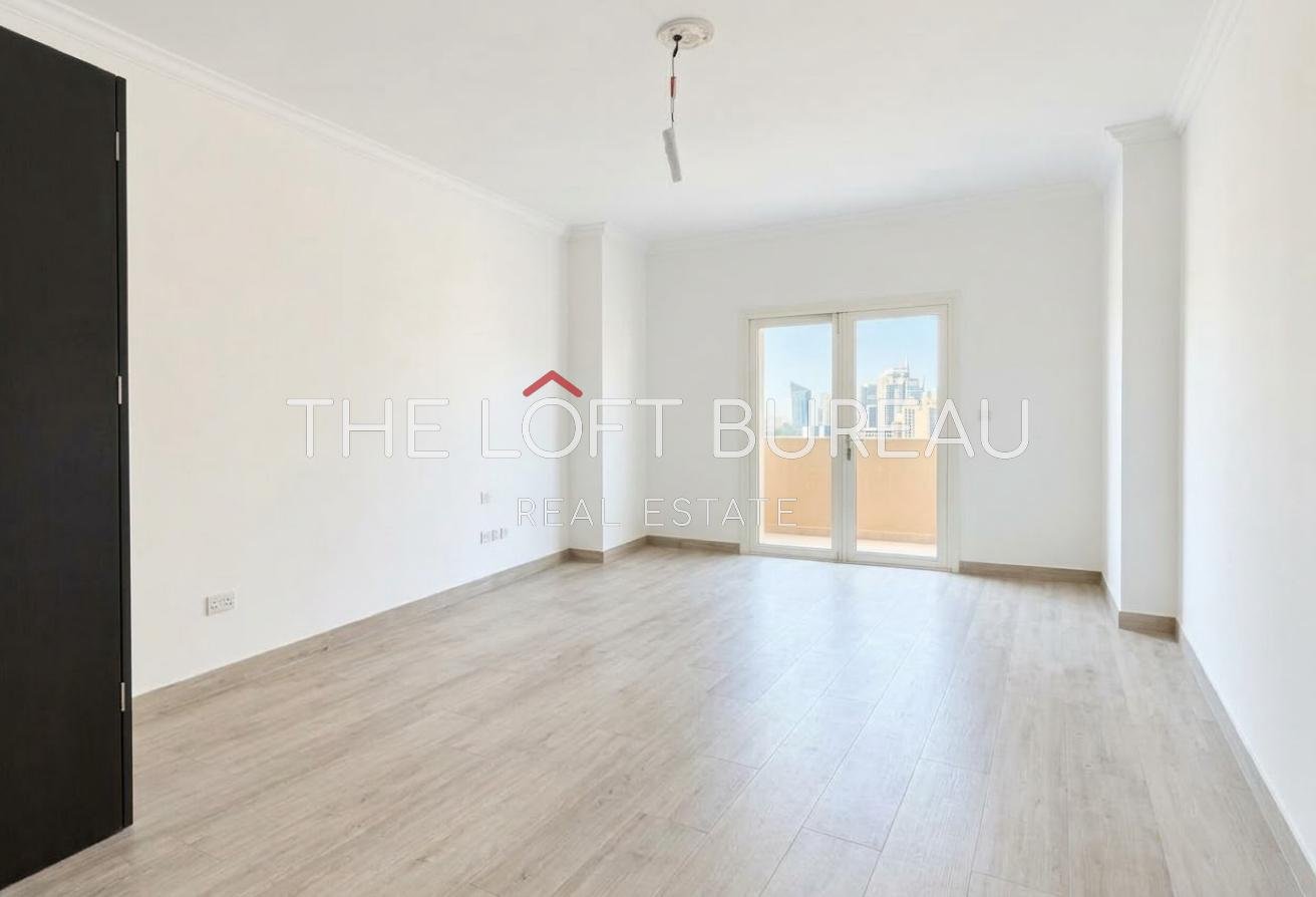 Home 7 RENOVATED 2BHK | SEA VIEW | 2 BALCONY