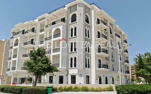 NO COMMISSION FOR SALE ROYAL AND LUXURIOUS 2BHK