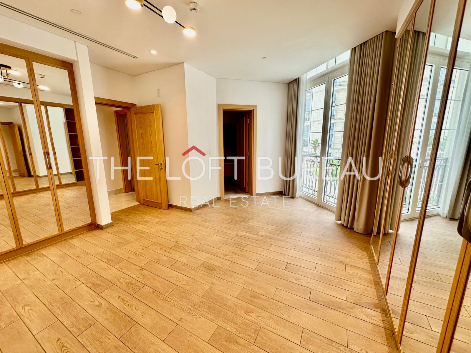 Luxury 2BHK + Maid | Semi Furnished | Floresta