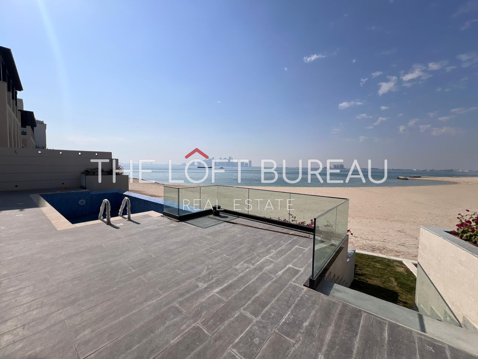 Skyline View|| Direct Beach Villa ||Luxury Modern