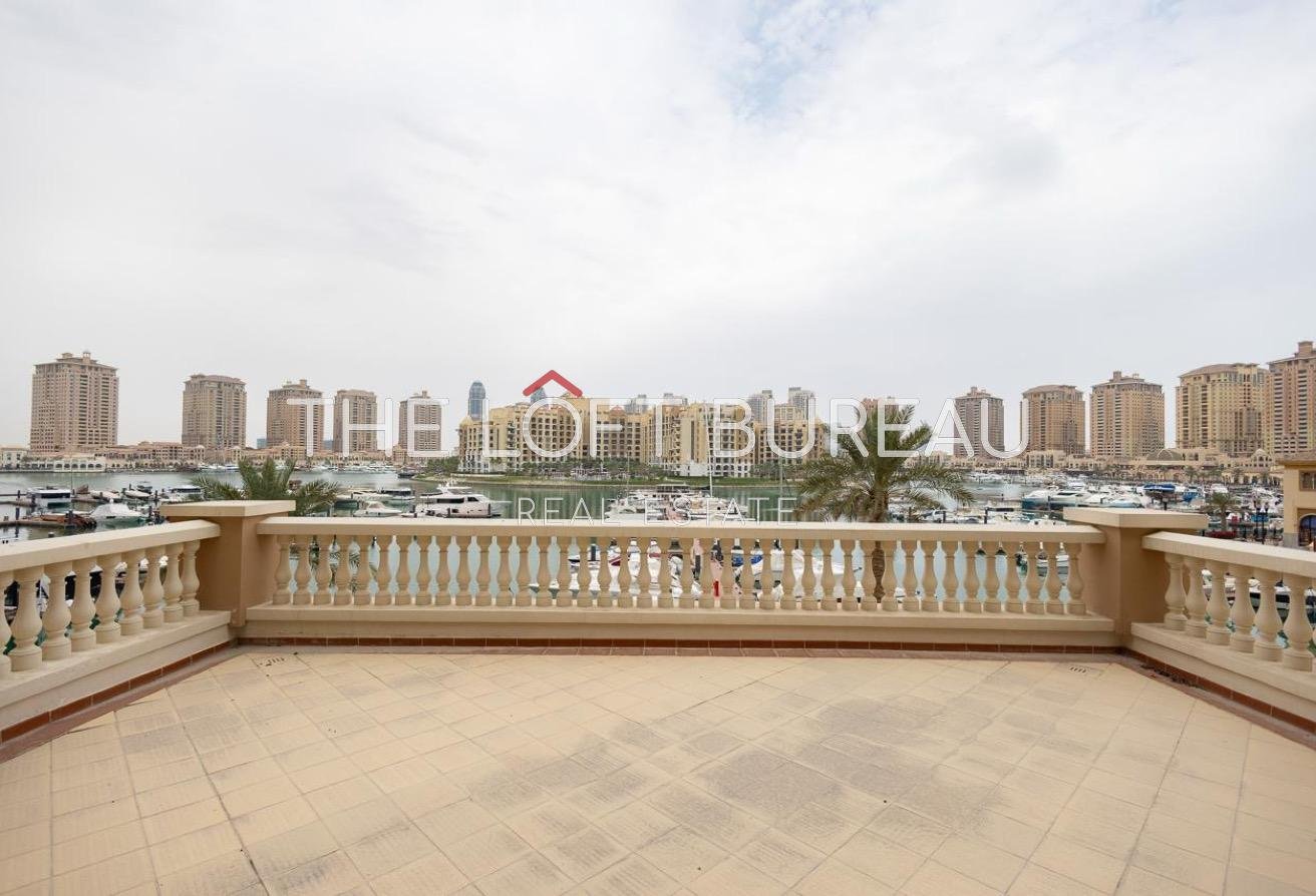 Marina View! Triplex 4BR Town House For Sale !