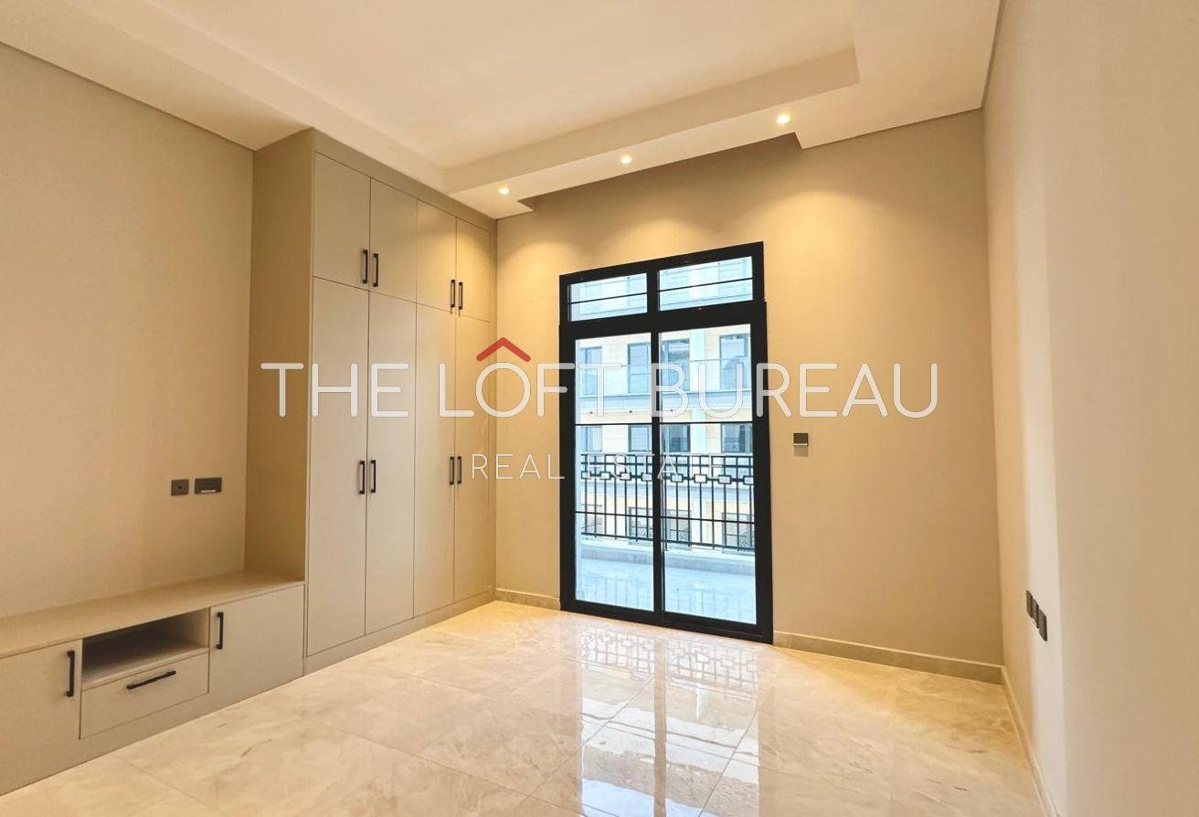 Ready | 4 Years Payment Plan |Free Hold|Near Park