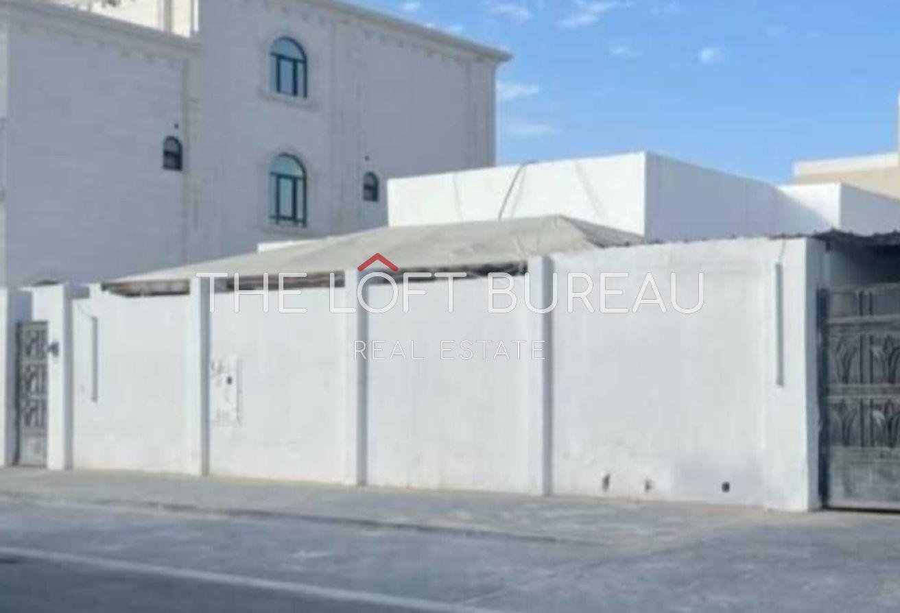 5 BR Villa in Al Rayyan with Private Garden