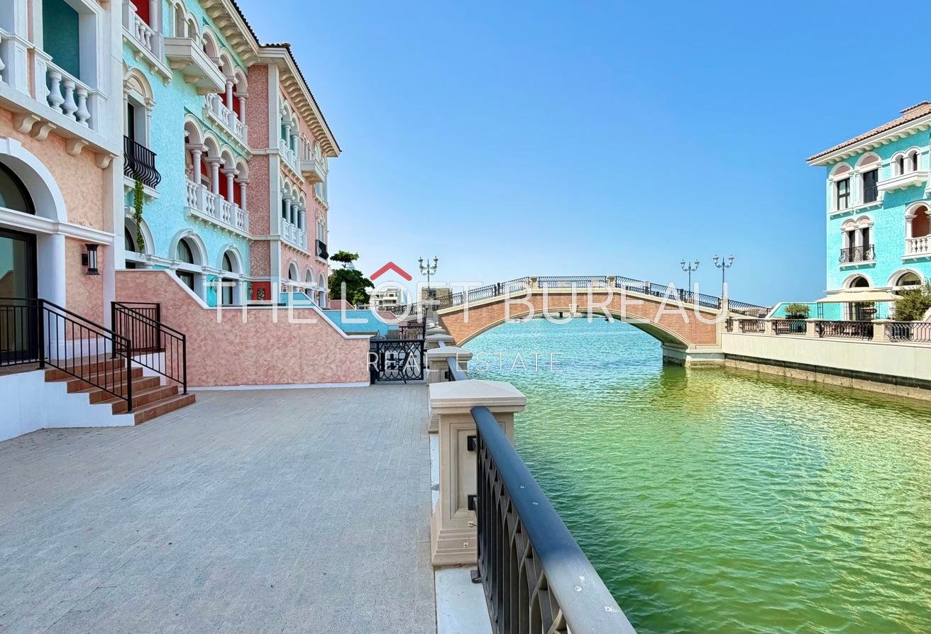 Elegant 3BR Triplex Townhouse |Canal View | Garage