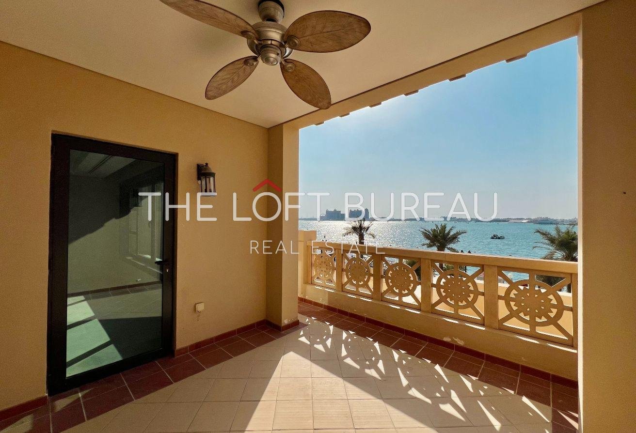 MODERN SEA VIEW 2-BEDROOM TOWNHOUSE