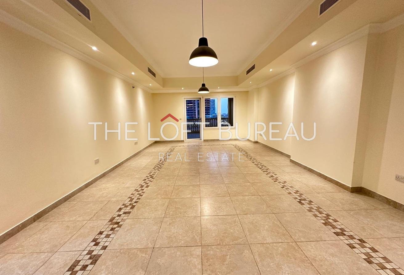 Luxury 1BR | Prime Pearl Address | Furnished Livin
