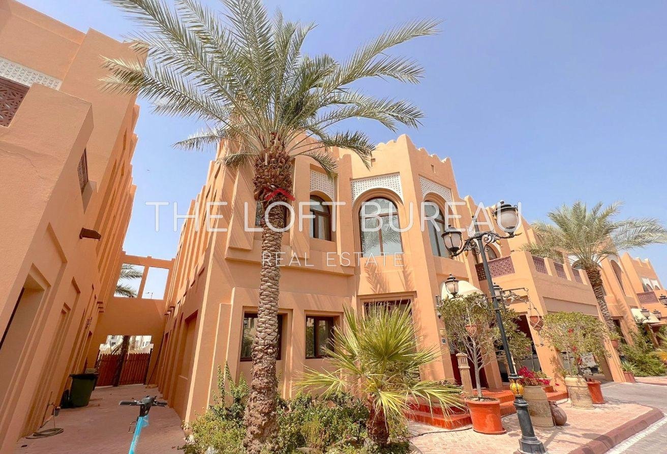 5BR Villa With Direct Beach Access