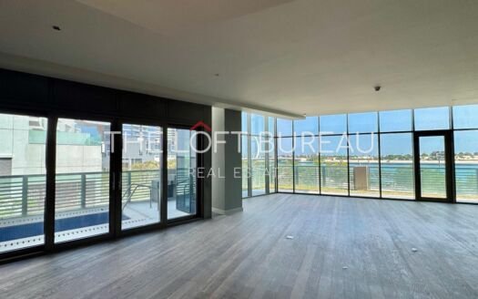 Luxury 4BR Townhouse | Prime Sea View | Freehold