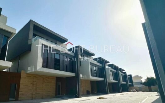 Modern 5BR Villa with Maid & Driver Rooms | 6-Year