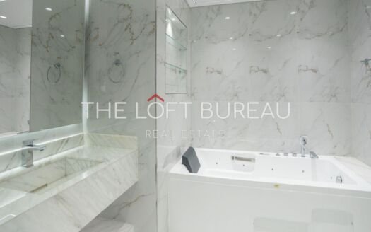 FULLY RENOVATED|SPACIOUS|BALCONY|SIDE WATER VIEW