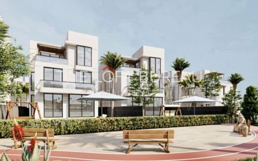 EXCLUSIVE TOWNHOUSE | FREEHOLD | 7 YEAR PP