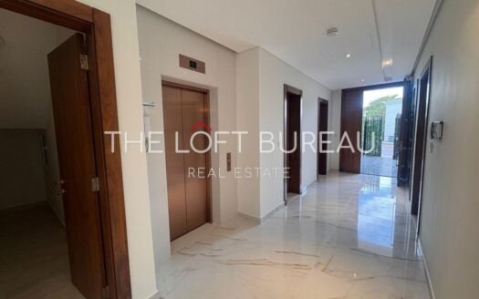 NO COMMISSION STAND ALONE VILLA 6 BRS PRIVATE POOL